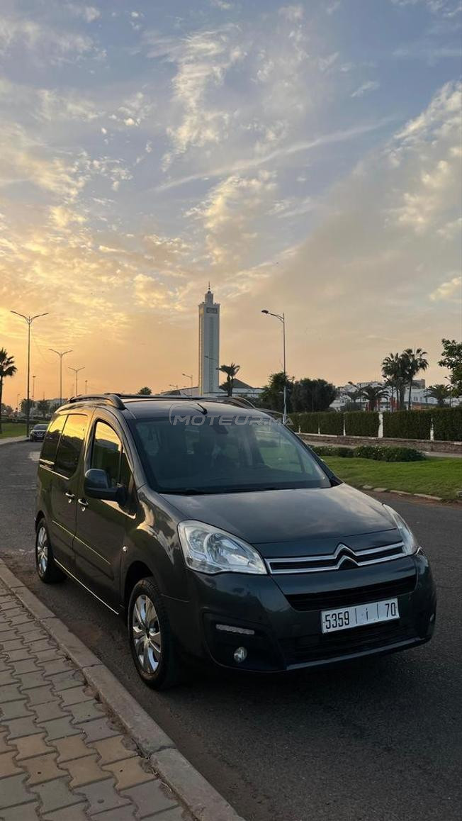 Voiture très bonne état bien venu 