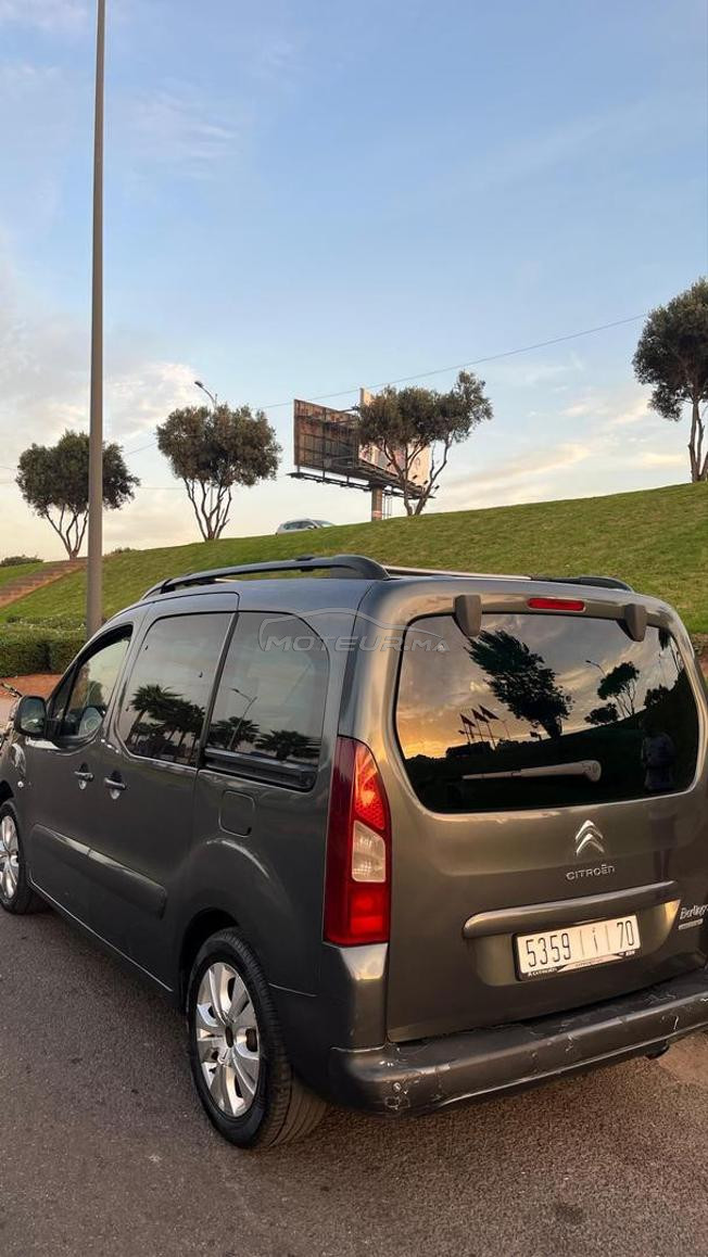 Voiture très bonne état bien venu 