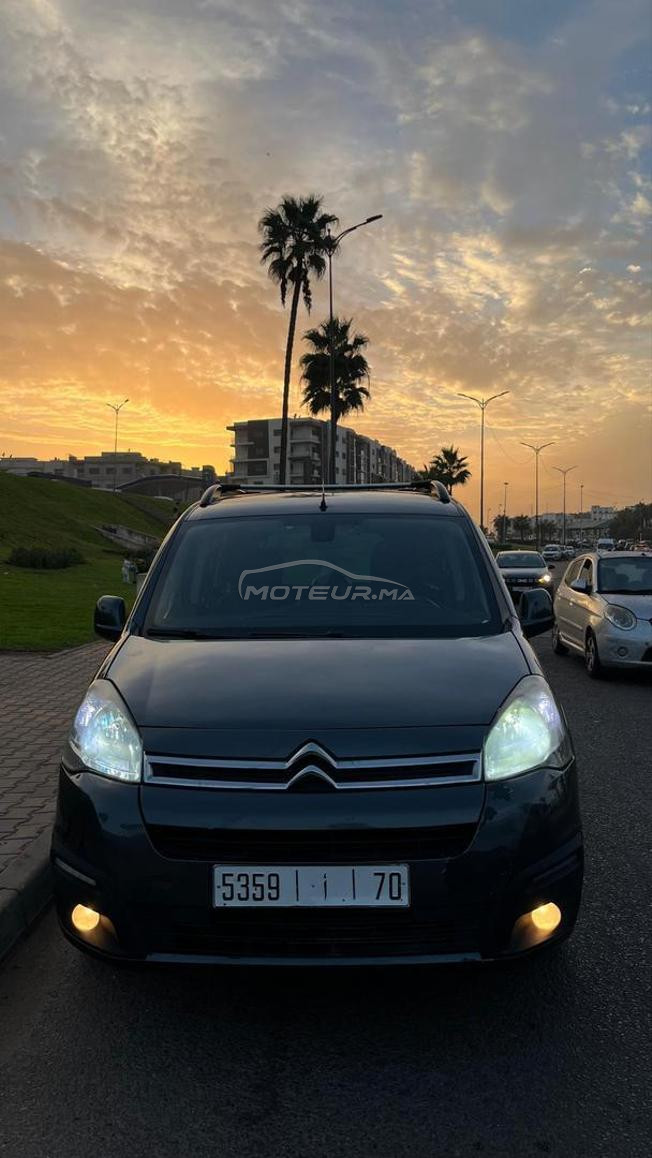 Voiture très bonne état bien venu 