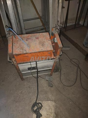Monte-charge - 2
