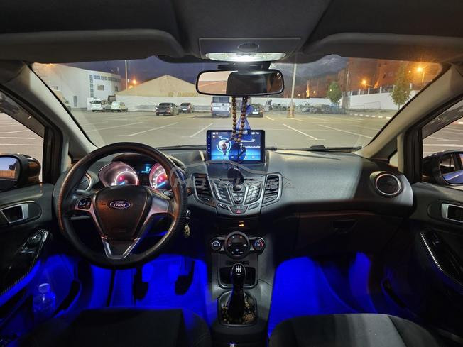 Ford fista 2014 diesel 6 CV model 2014 beni mellal