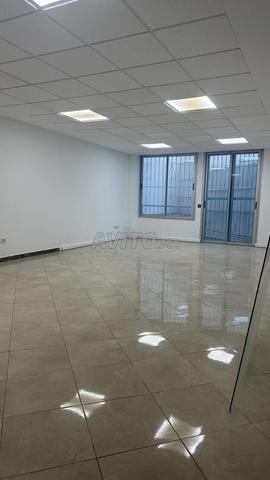 Bureau pour professionnel à louer rez-de-chaussée - 2