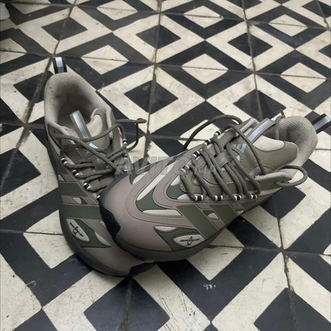 Chaussures neuves portées une seule fois, pointure 42-43 - 2