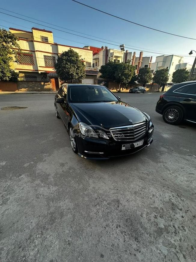 Mercedes E220 avantgarde modèle 2013 diwana 2017