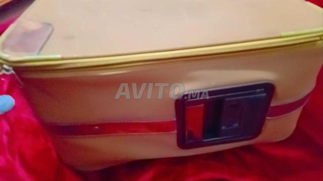 Valise Lancel beige d'occasion à vendre 300 DH. - 2