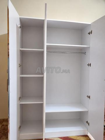 Un placard blanc à trois portes - 2
