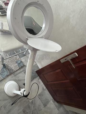 Vaporisateur facial et lampe avec loupe à vendre - 2