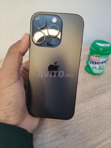 iPhone 16 Pro, Titane noir - 2