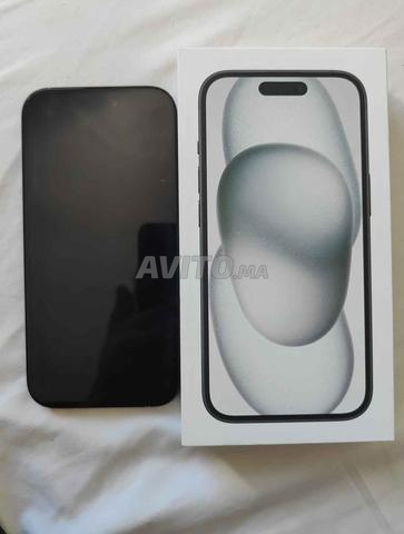iPhone 15 standard 128 Go Batterie 90. Officiel - 2