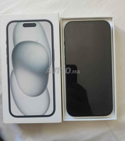 iPhone 15 standard 128 Go Batterie 81. Officiel - 2