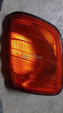 LOT  FEUX  1 CLIGNOTANT MERCEDES 250 - 2