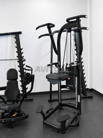 MATRIX FITNESS – Assisted Chin & Dip