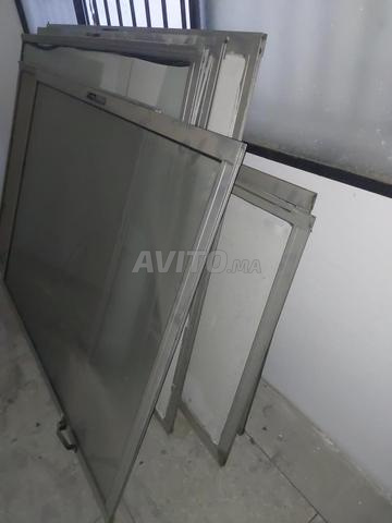 5 vitrines en aluminium - 2