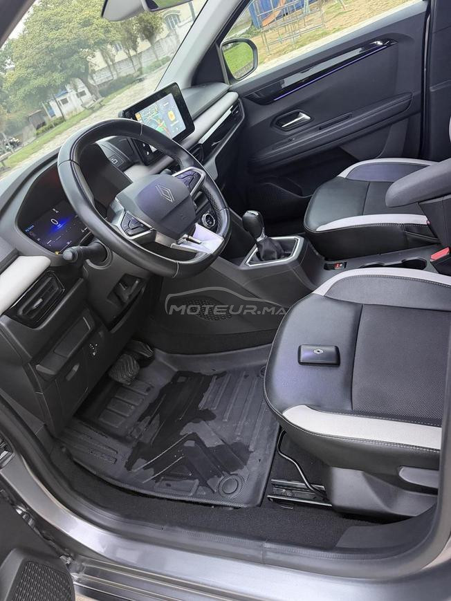 je mets à vendre ma belle voiture Renault kardian
