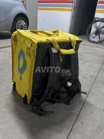 صندوق توصيل وسترة Glovo بحالة الجديد للبيع بسعر ثابت - 2