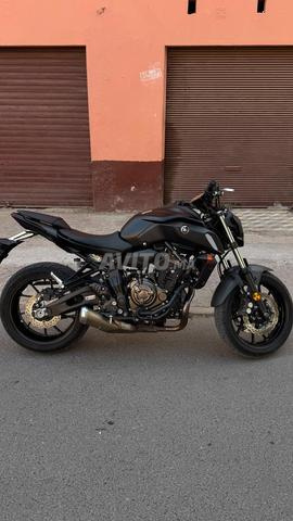 ياماها MT 07 مع فاتورة 2 ndir robrise