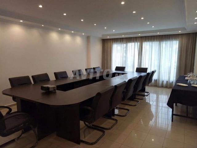 Grande table de conférence pour entreprises - 2