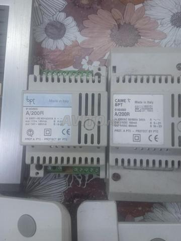 Lot de matériels électriques et interphones - 2
