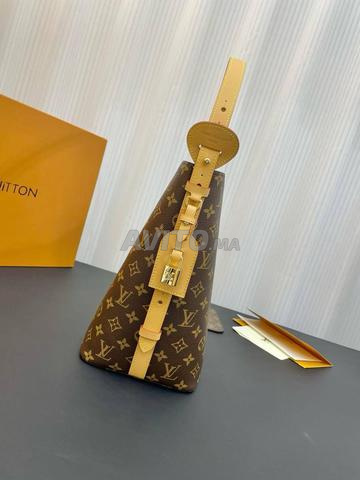 Sac de luxe Louis Vuitton LV640 - 2