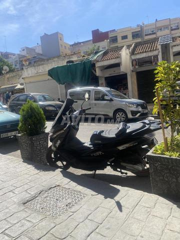 Moto Fristina en bon état, encore propre - 2