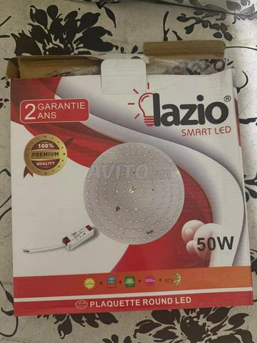 Lampes LED fixes disponibles, environ 18 pièces