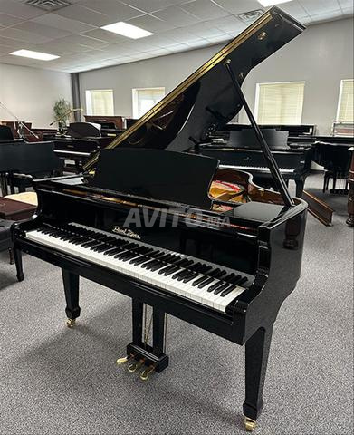 Piano à queue neuf et d'occasion disponible