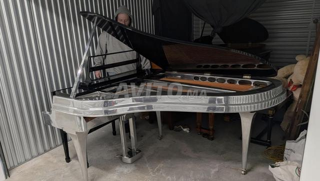Piano à queue neuf et d'occasion disponible