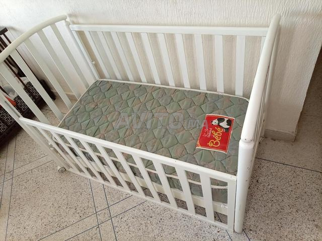 Lit bébé 120/20 avec matelas propre - 2