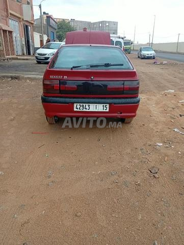 رينو R19 في العيون - 2
