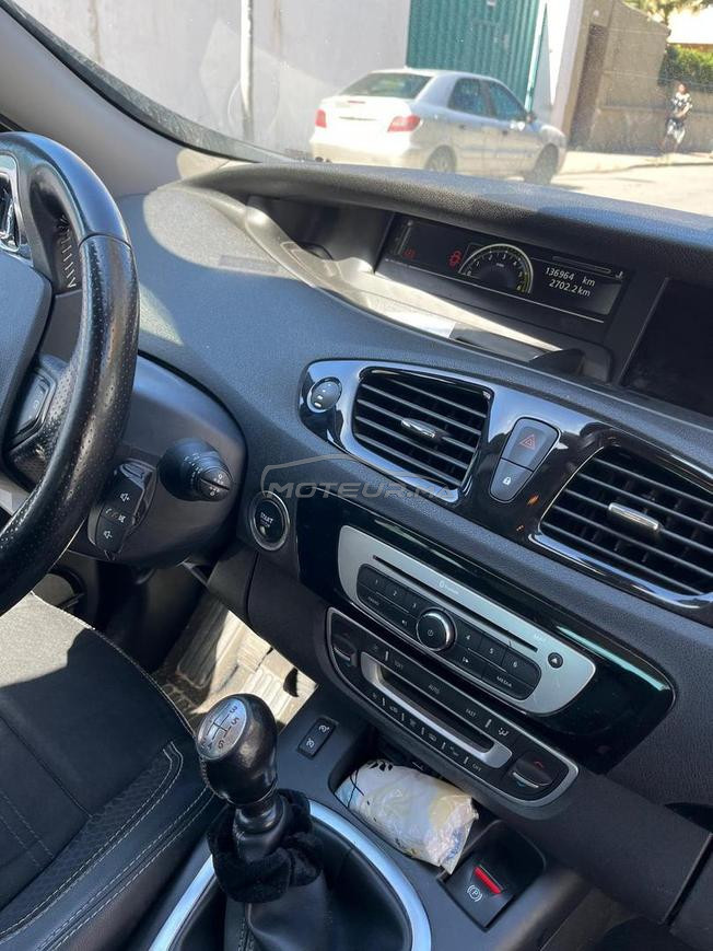 RENAULT GRAND SCÉNIC 