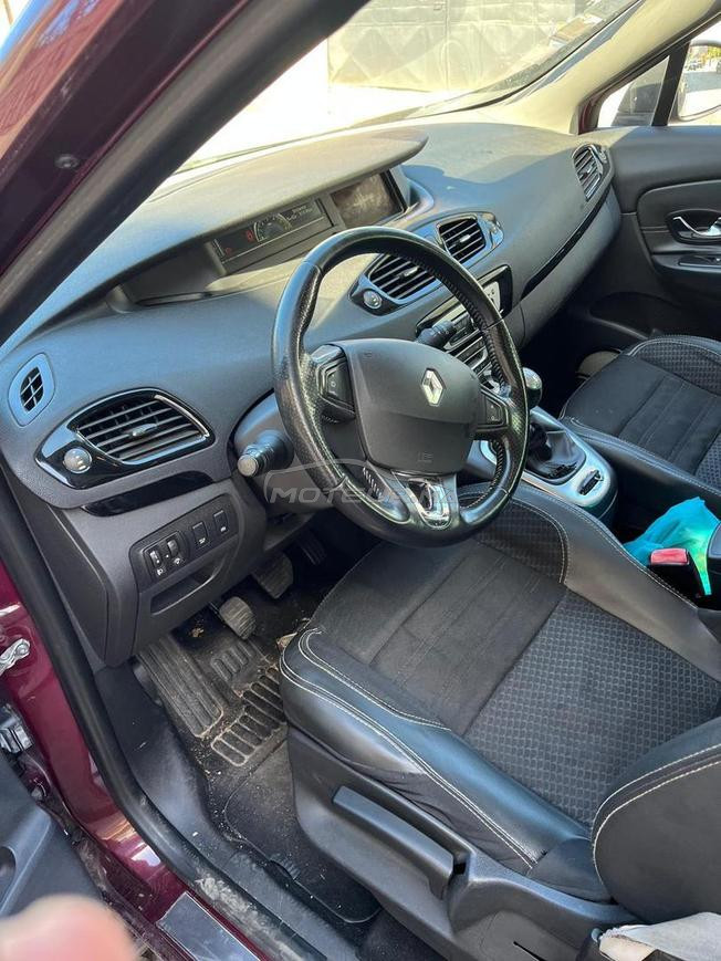 RENAULT GRAND SCÉNIC 