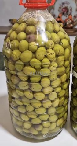 زيتون أخضر مشقوق بطريقة تقليدية 🫒 - 2