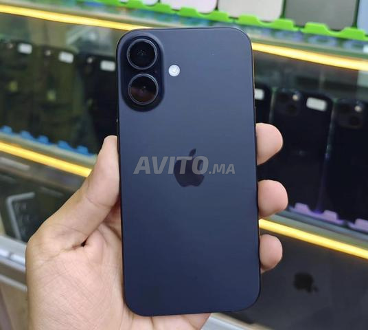 iPhone 16 standard