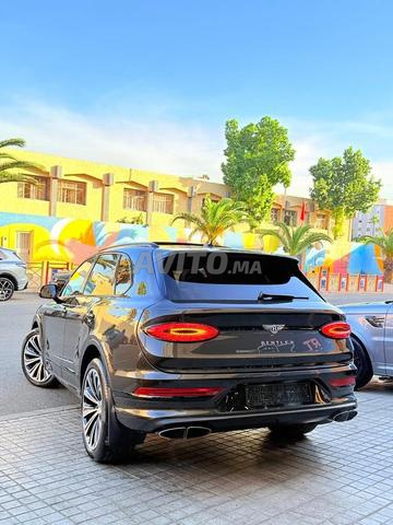 بنتلي بنتياجا بنزين V8 موديل 2022