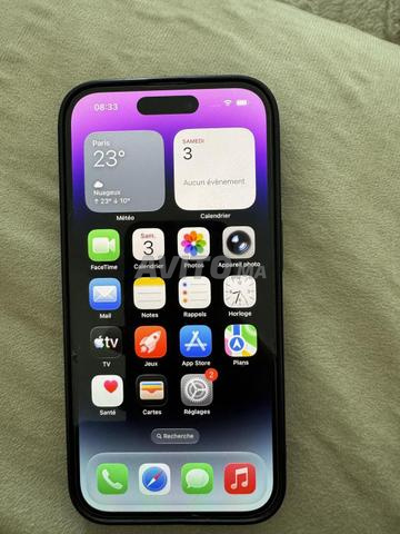 iPhone 14 Pro violet