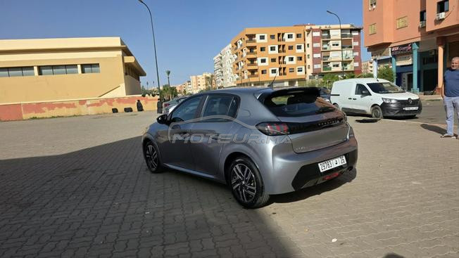 Peugeot 208 Diesel Automatique 2023 à Marrakech
