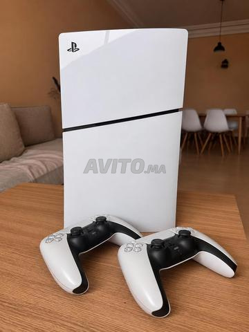 PS5 version digitale - 1Tb - avec deux manettes