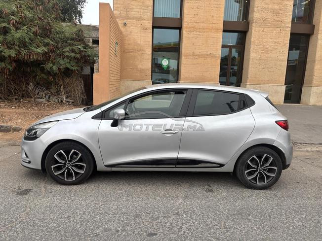 clio 4 automatique en très bonne état 