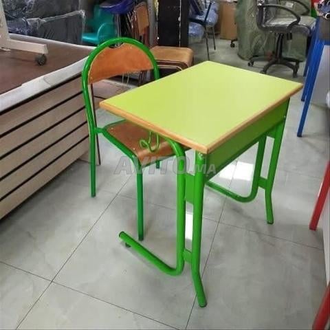 Mobilier scolaire/chaises / table/ tableau - 2