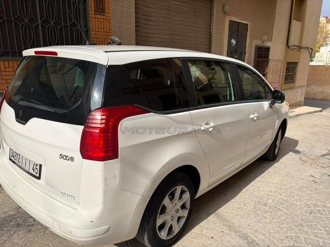 Peugeot 5008– Année 2015 – Très bon état