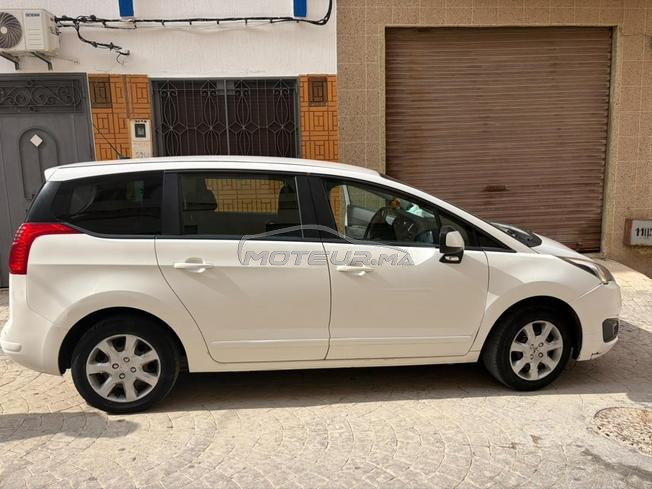 Peugeot 5008– Année 2015 – Très bon état
