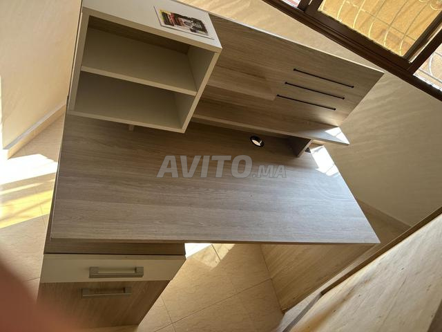 Bureau à vendre pratique et en bon état - 2