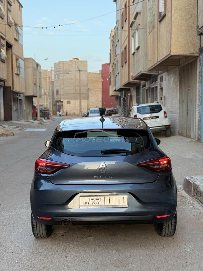 clio 5 model fin 2021 première main   
