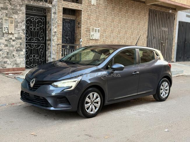 clio 5 model fin 2021 première main   