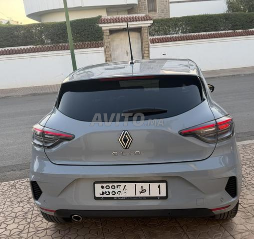 Clio 5 modèle 2025 toutes options - 2