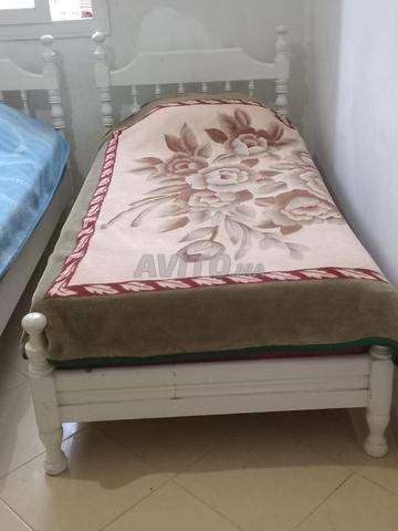 Deux lits à 600 dirhams chacun - 2