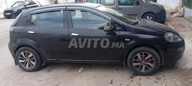 Fiat Punto Essence Manuelle 2016 à Tanger - 2