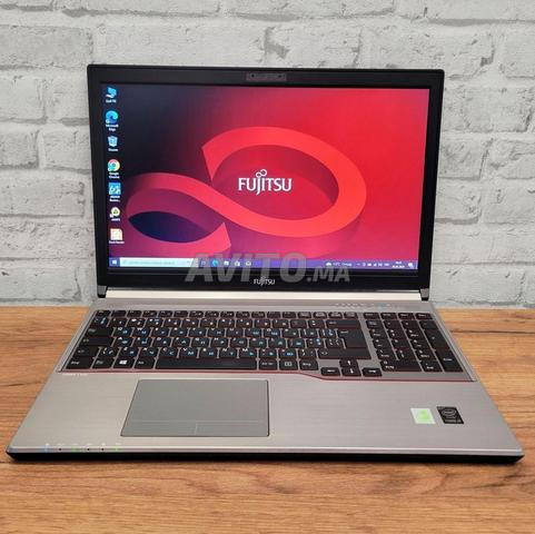 فوجيتسو i7 RAM 8 جيجابايت قرص SSD بطارية 5 ساعات