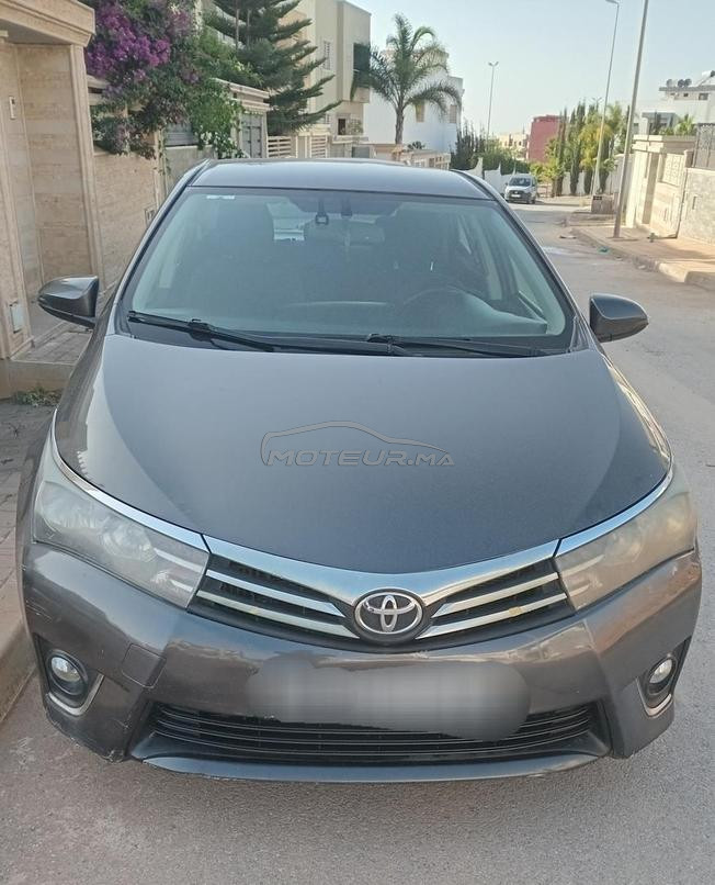 TOYOTA COROLLA GOLDEN.