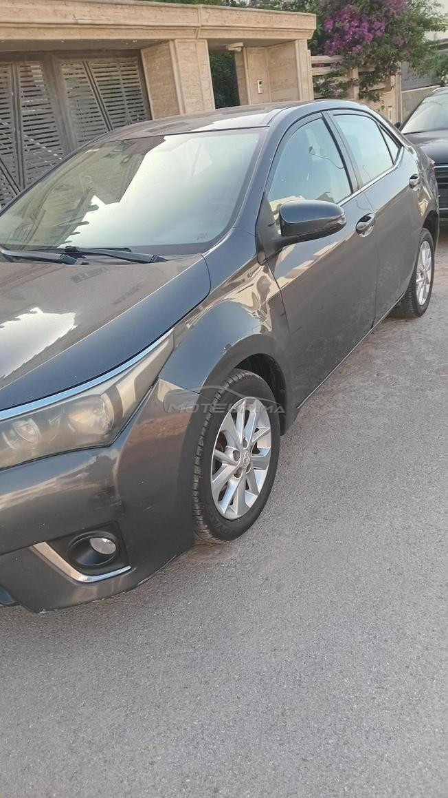 TOYOTA COROLLA GOLDEN.